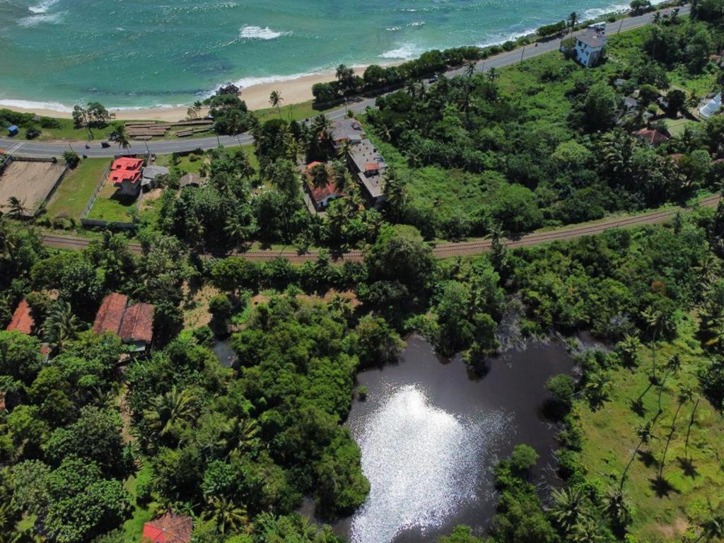 Siri Medura Surf Yoga Meditation Guesthouse And Hostel Weligama Exterior photo